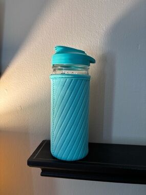 MasonTops Aqua Silicone-Sleeved Glass Water Bottle with Flip Lid